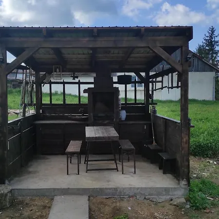 Case de vacanță La Macei Carbunari (Caras-Severin)