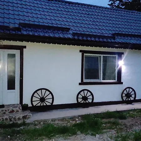 Case de vacanță La Macei Carbunari (Caras-Severin)